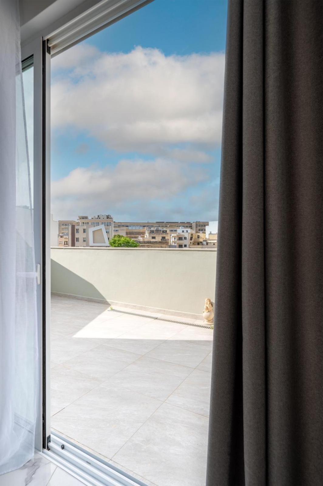 Msida Central Suites Экстерьер фото